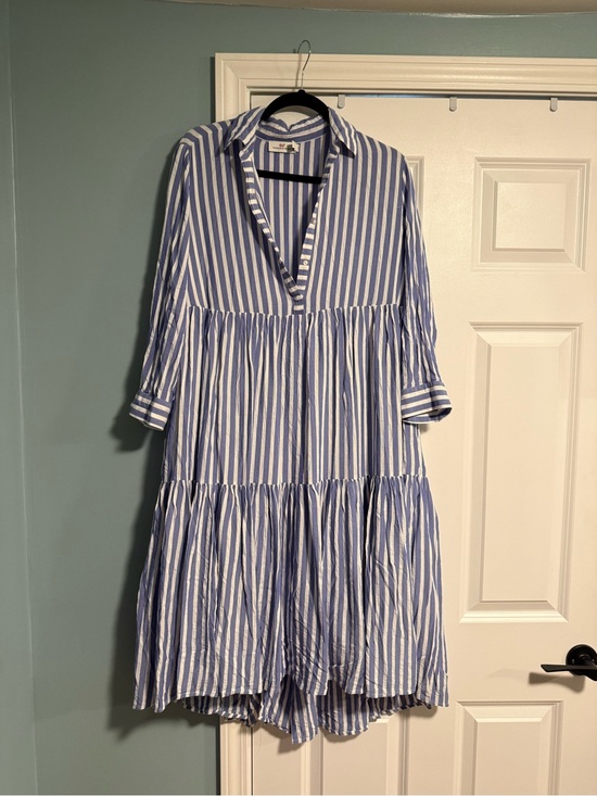 Vineyard Vines Dresses & Skirts - Vineyard Vines Blue and White Striped Tiered Midi Dress